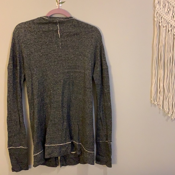 ☕️ ROOTS button up cardigan, size M ☕️ - Picture 4 of 5